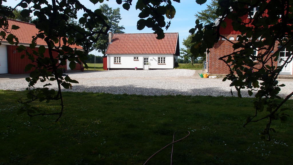 Bjaeldskovgaard Holiday House Funder Kirkeby Oda fotoğraf